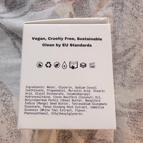 Strip Makeup Whipped Coconut Makeup Remover - Picture 5 of 7